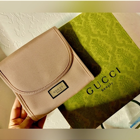 Gucci Beauty Bundle, NEW, Light Pink - Picture 3 of 8